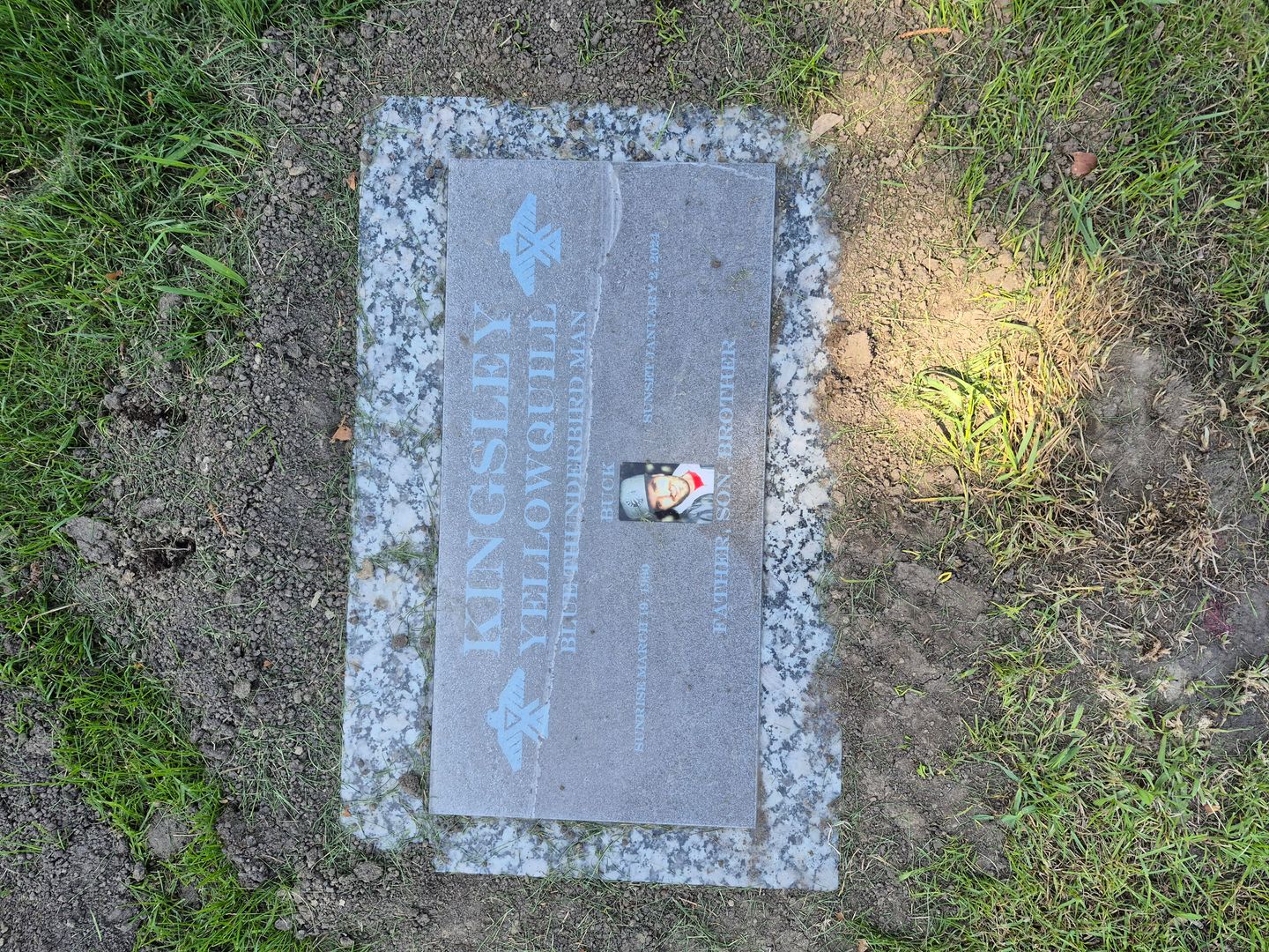 Kingsley Yellowquill's grave. Photo 1