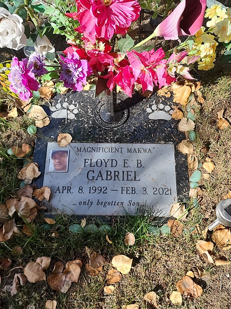 Floyd Earl Bailey "Magnificient Makwa" Gabriel's grave. Photo 1